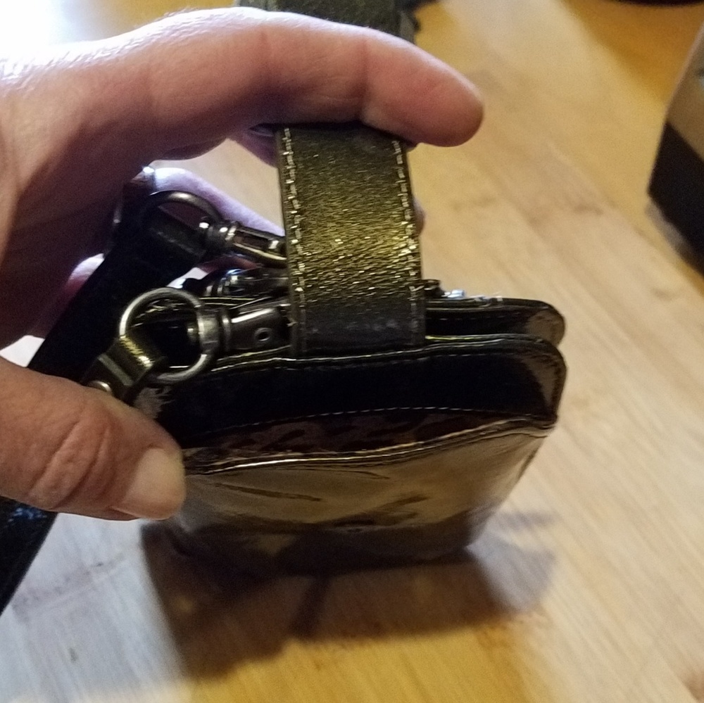 Boconi Crossbody Wallet BRAND NEW - Picture 3 of 8